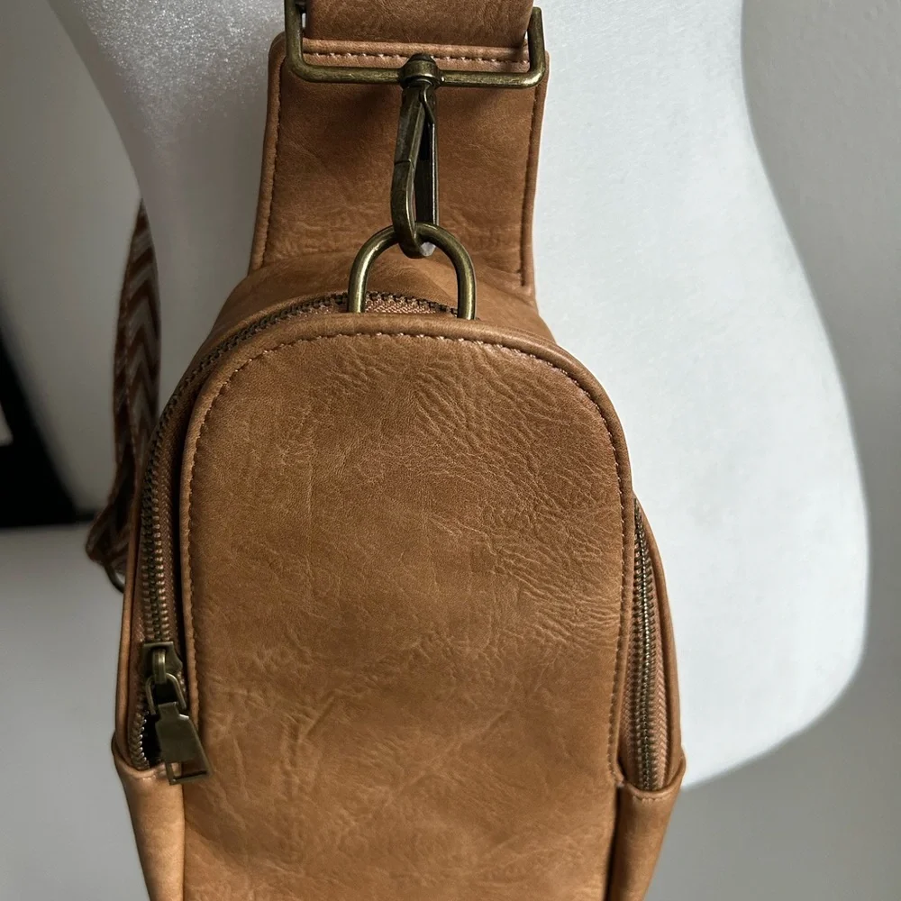 Pink Lily Tan Crossbody Bag